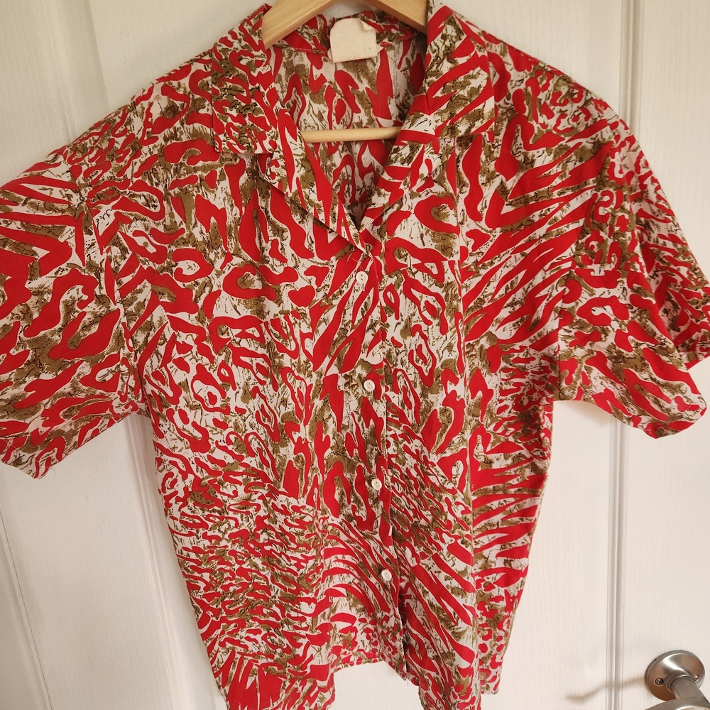 Red and Gold Patterned Short Sleeve Shirt